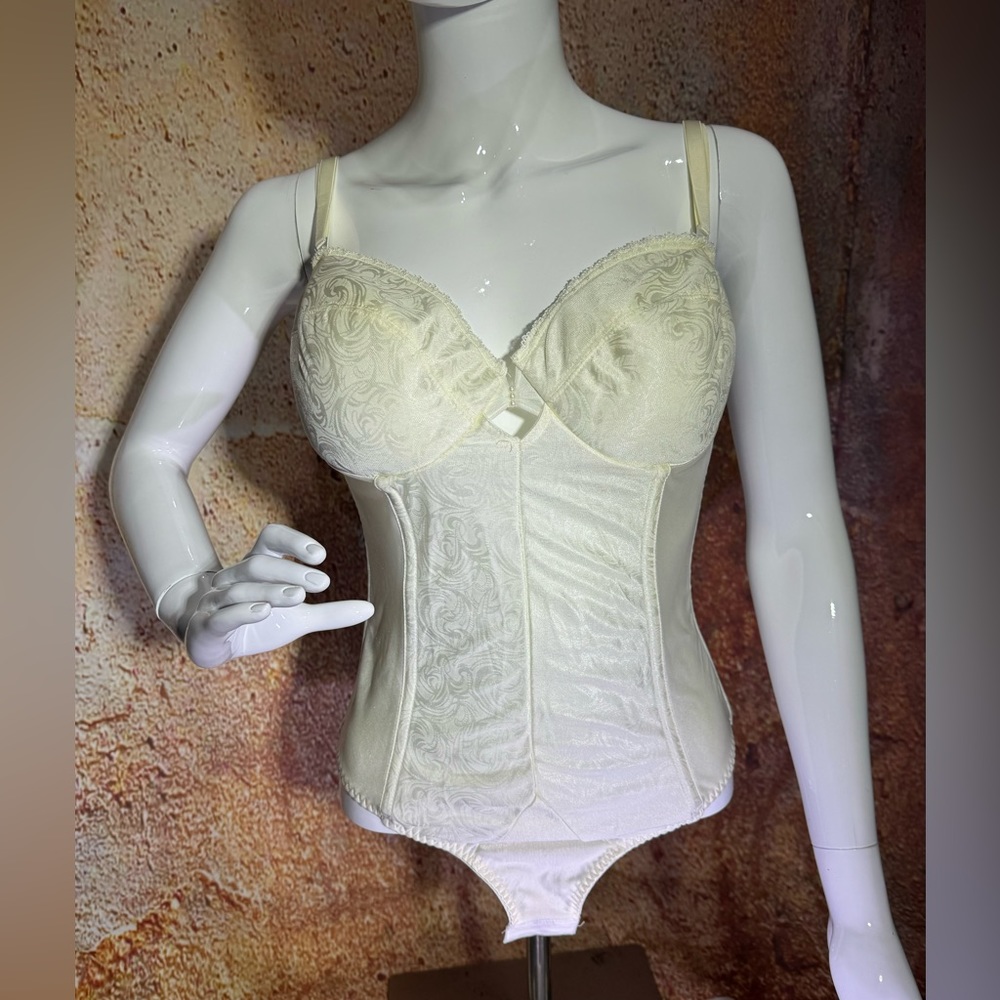 Ivory white body shaper 38C NWT